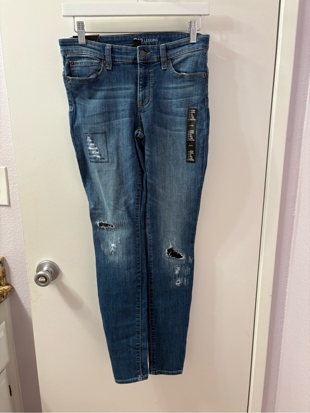 GAP Women’s Dark Blue Distressed Skinny Legging/Jeans Size 0 NWT Waist 15-16